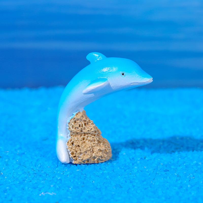 Moss Rockery Aquarium Decoration: Dolphin Resin Ornament for Fish Tanks