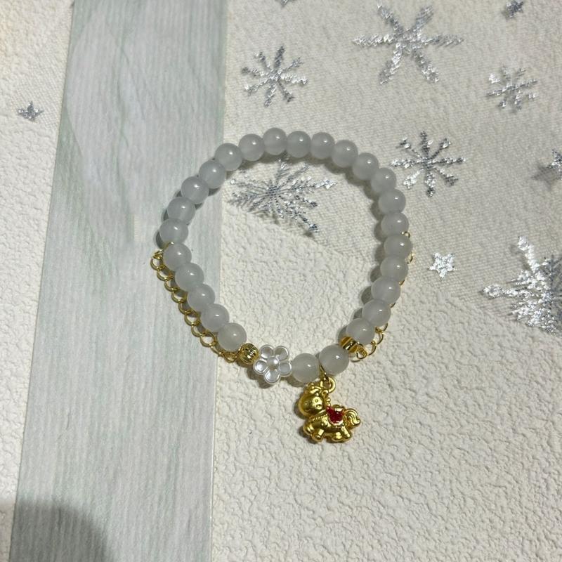 Delicate Handmade Glass Beads Bracelet With Charm Horse Designs For Daily Wear