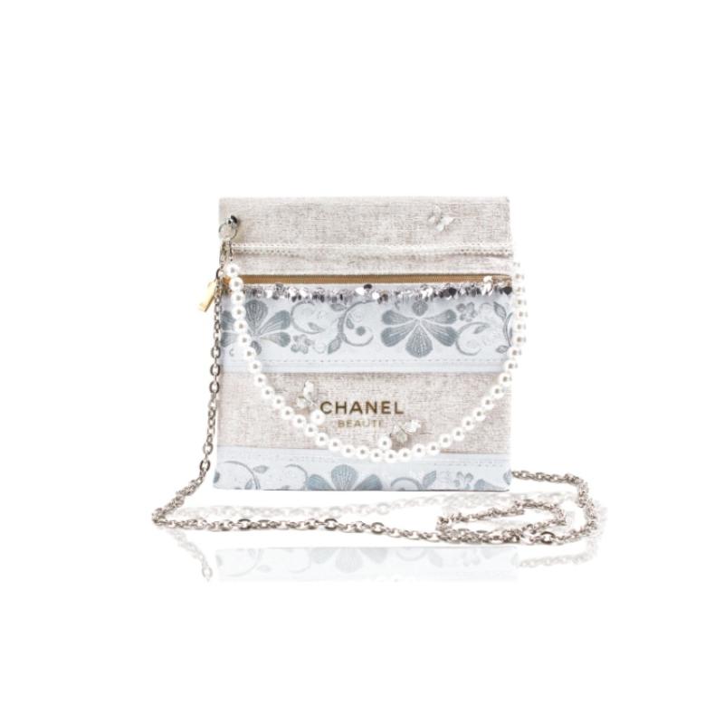 Handgefertigte DIY Chanel-inspirierte Make-up-Tasche zum Selbermachen