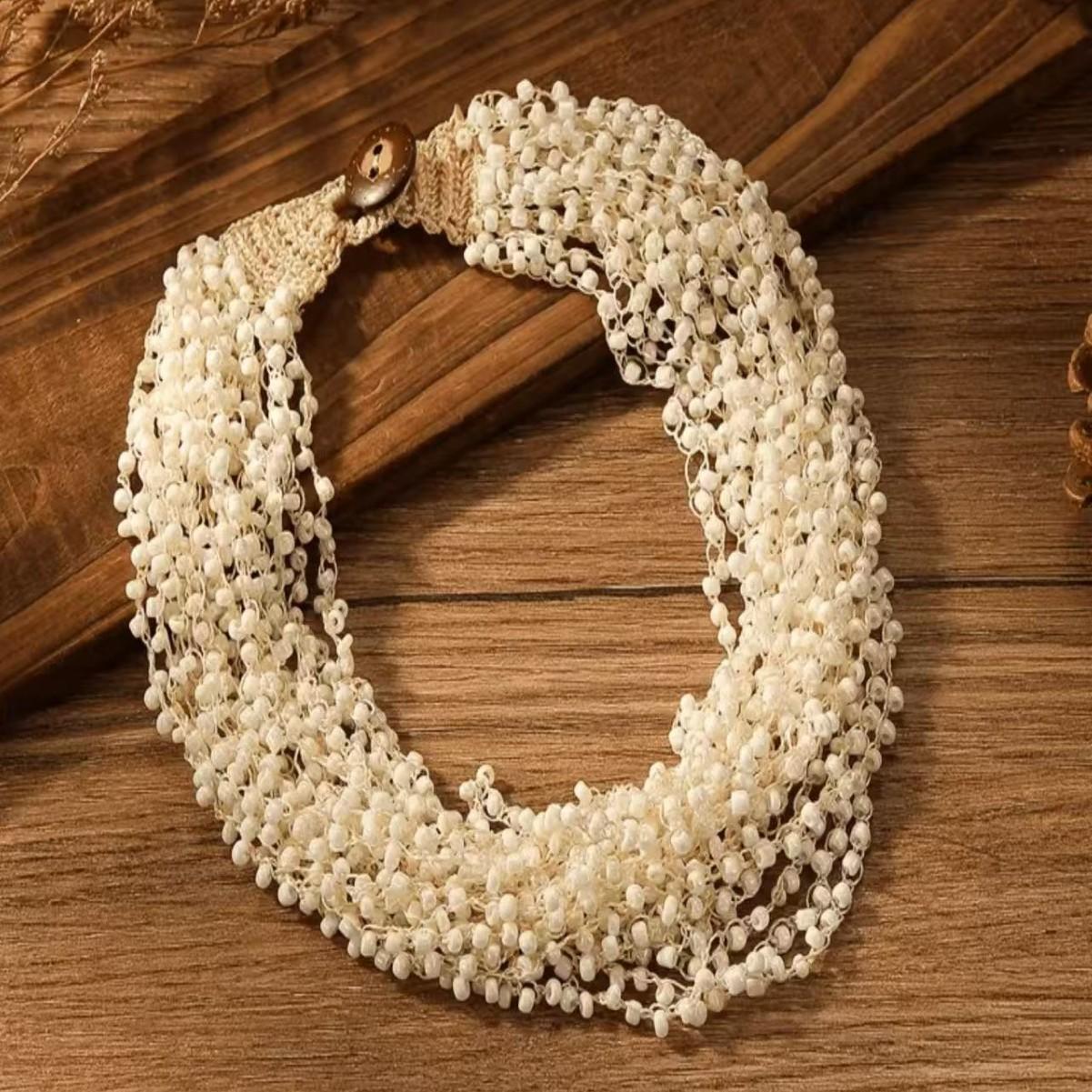 

Модное индивидуальное колье ручной работы белый