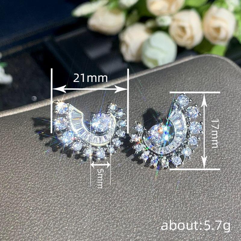 Light Luxury Design Earrings, Engagement Wedding Dress With Accessories, Style