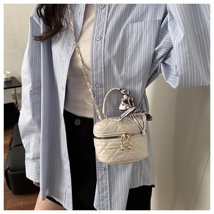 Cute Quilted Faux Leather Crossbody Bag with Bow Knot Chain Strap Small Bucket Purse for Women