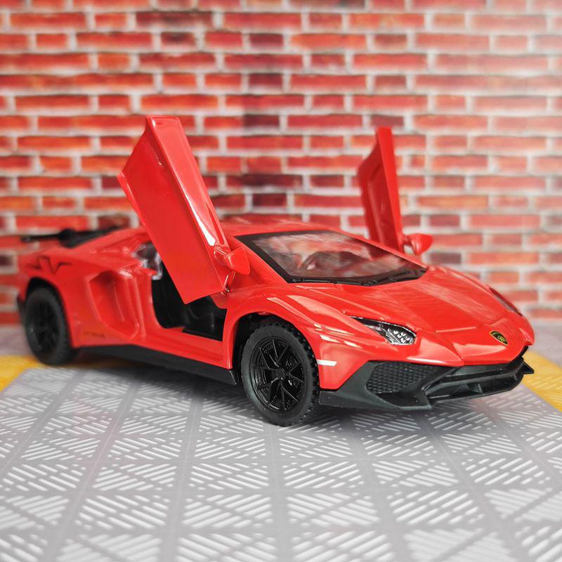 

Jianyuan 3611A Игрушечная машинка Lamborghini LP750 из сплава с двойными дверями, инерционным механизмом, звуком и светом. красный