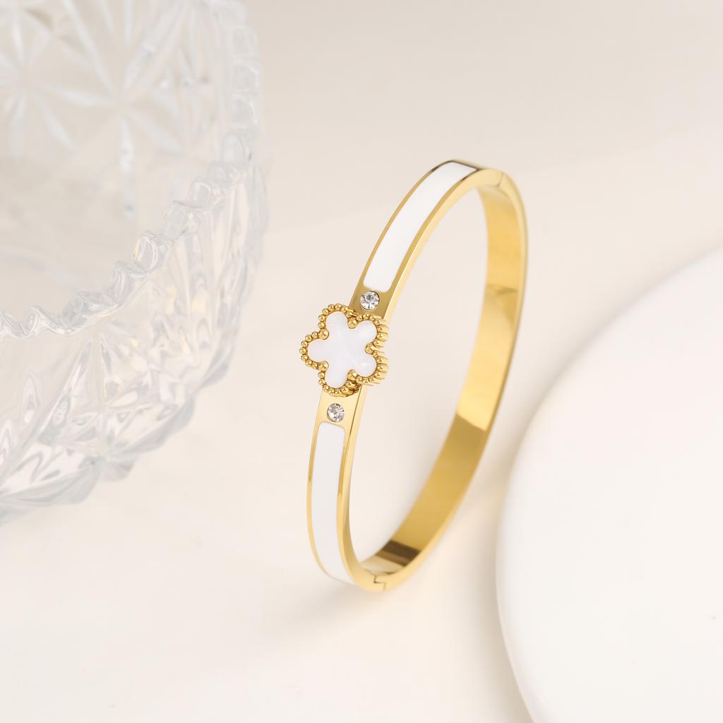 Nuova Tendenza Acciaio Inossidabile Pianta Fiore a Cinque Petali Bracciale Aperto Semplice Per Donna Gioielli di Lusso da Festa Accessori Regalo Fini Trifoglio