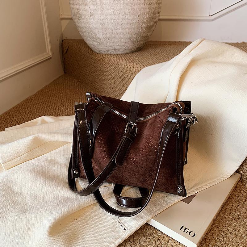 Rhombus retro design 2025 new texture casual large-capacity handbag suede premium oblique span bag