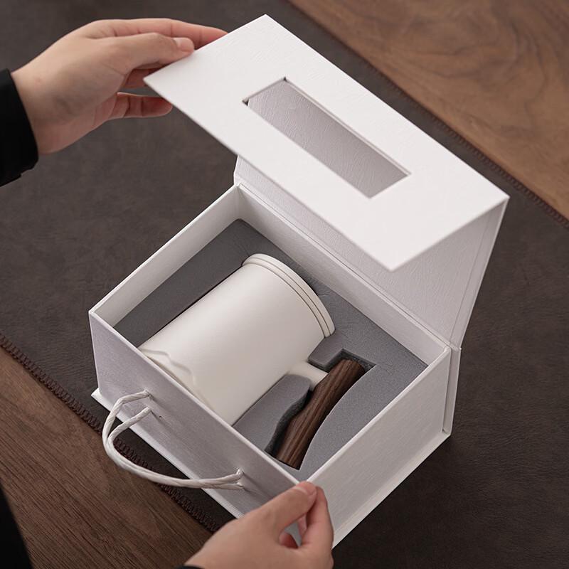 OLOEY Walnut Handle Ceramic Tea Mug