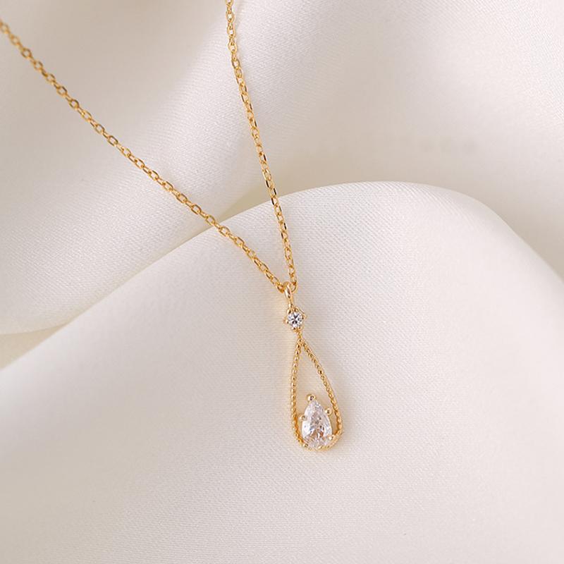 

Color Waterdrop Pendant Necklace For Women Cubic Zircon Clavicle Chain Necklaces Party Jewelry New