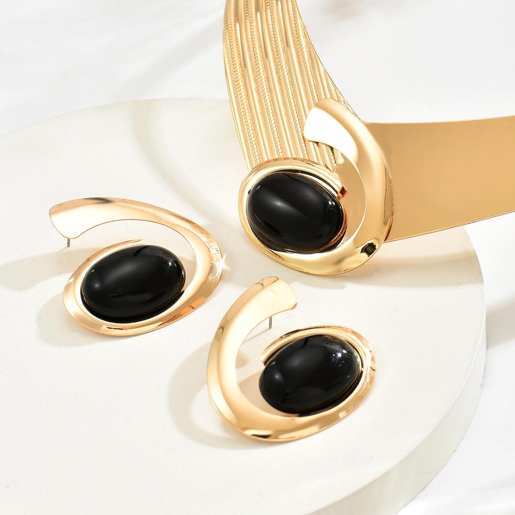 2025 New Style Women's Jewelry Geometric Inlaid Gemstone Design Exaggerated Necklace Versatile Earrings Women