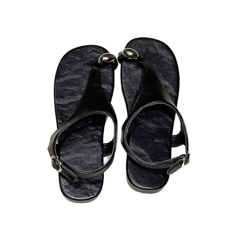 Retro flat-bottomed metal sleeve toe buckle with sandals women's 2025 summer new fashionable versatile foot-pinching cool slippers