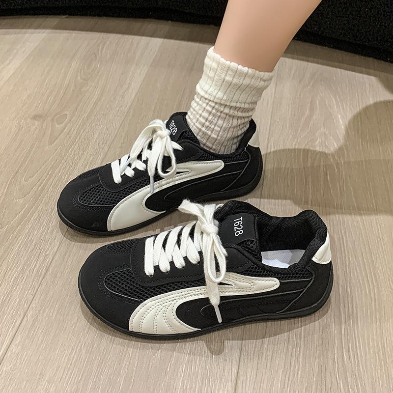 Casual German training shoes women's new spring and autumn black board shoes versatile breathable women's shoes lightweight small black shoes