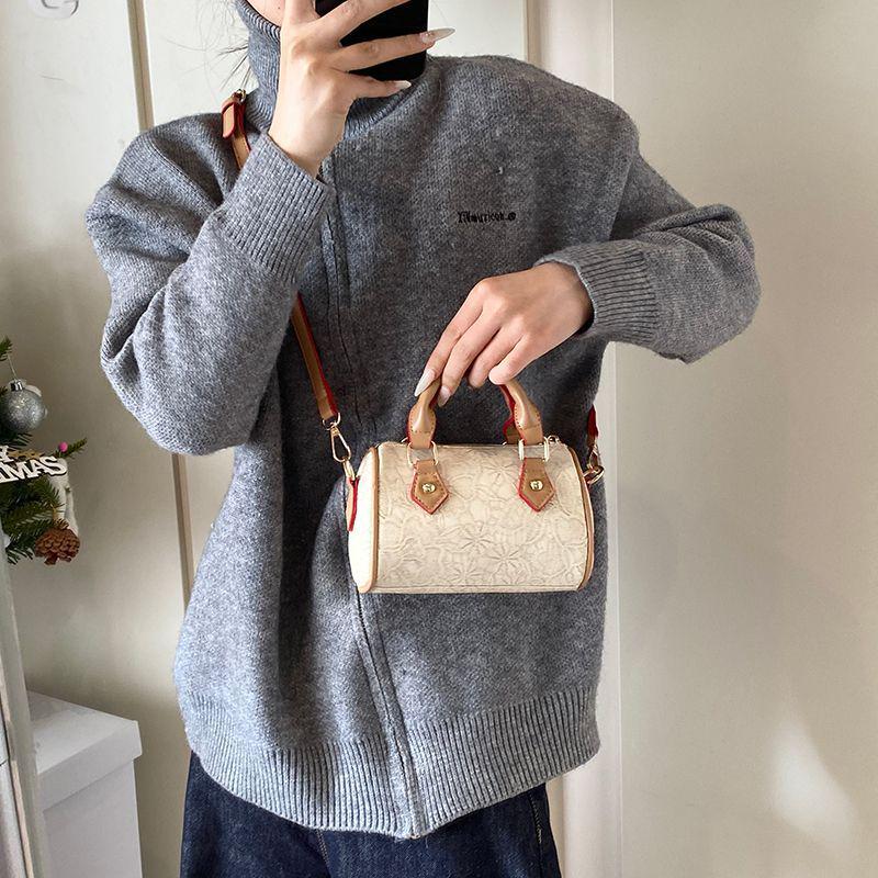 French-Style Boston Bag: New Fashion Pillow Handbag for Shoulder or Crossbody Carry