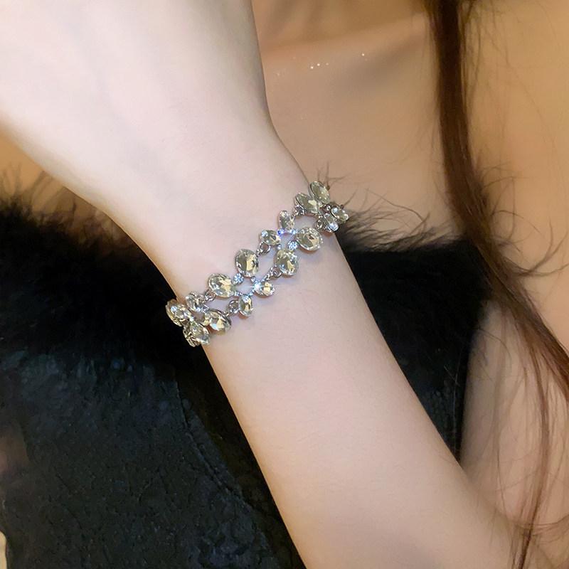 Collana Doppia Strato Ovale con Strass Stile Coreano - Raffinata e Versatile Catena per la Clavicola per Donne