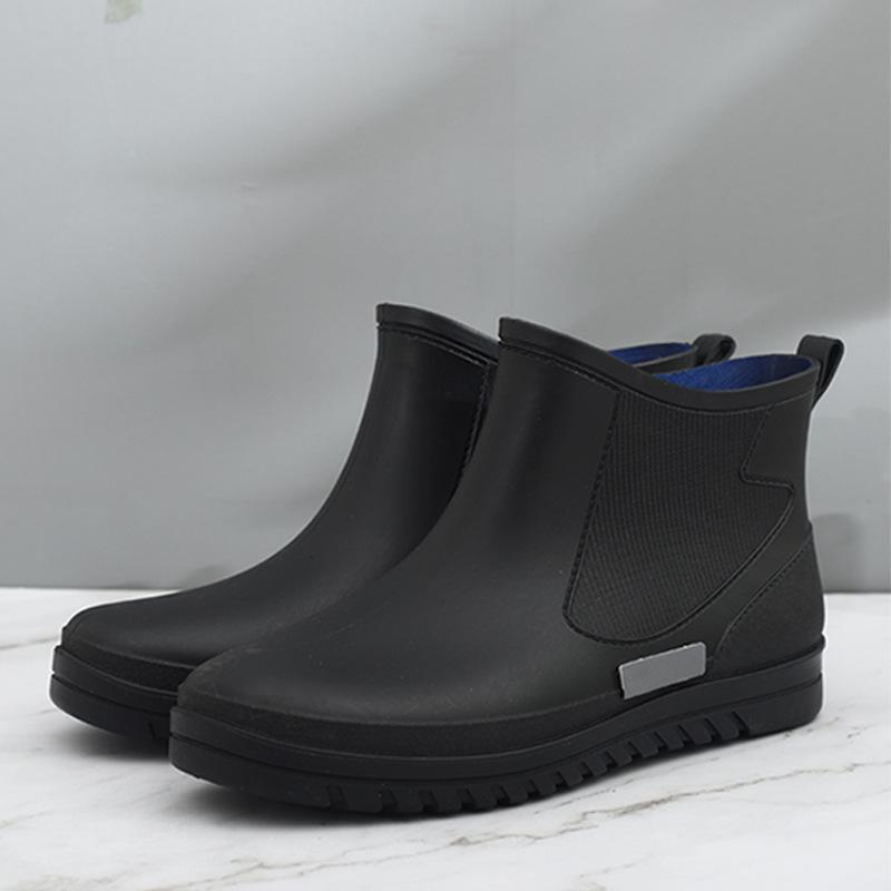 

New rain shoes men s wear-resistant kitchen non-slip rubber shoes four-season velvet thermal cotton liner short soft-soled waterproof boots 39