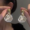 Personalized Temperament, High-end Feeling, Shell Ear Clip, Retro and Cool Style Earrings, Internet Famous and Popular, No Ear Hole Style