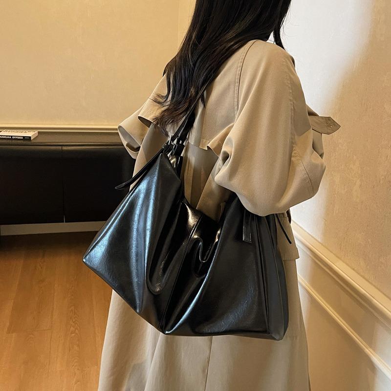 Premium Retro Shoulder Armpit Bag Women's Autumn New Large-capacity Commuter Tote Bag