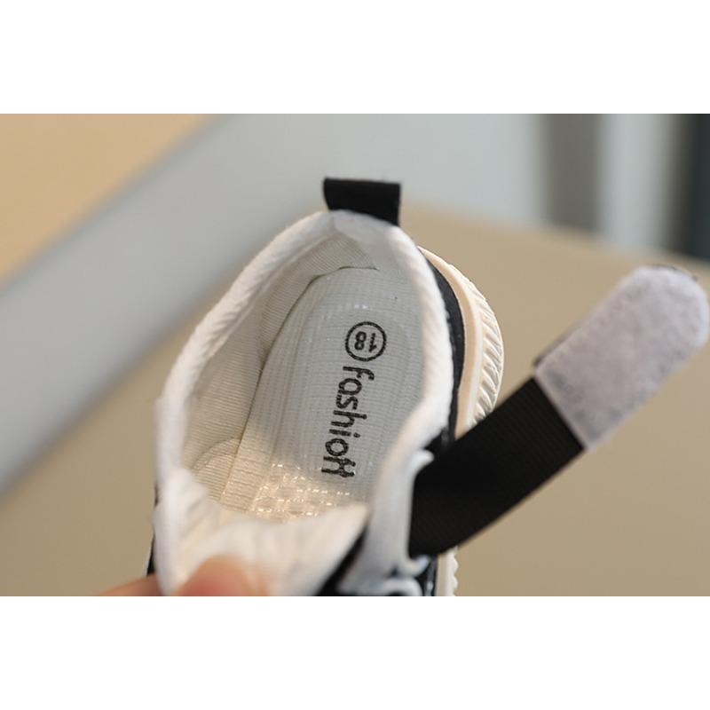 Children's canvas shoes,boys' and girls' kids' shoes, spring-autumn white sneakers,soft sole versatile board shoes,small and medium kids' casual shoes