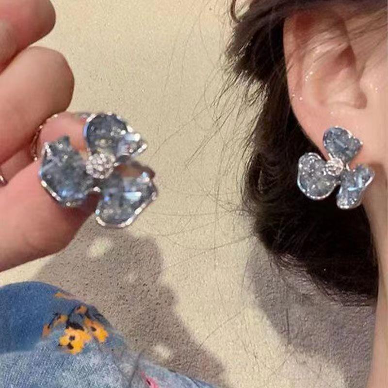 Fashion light luxury high-end stud earrings small fresh flower series earrings sweet and exquisite niche versatile daily earrings