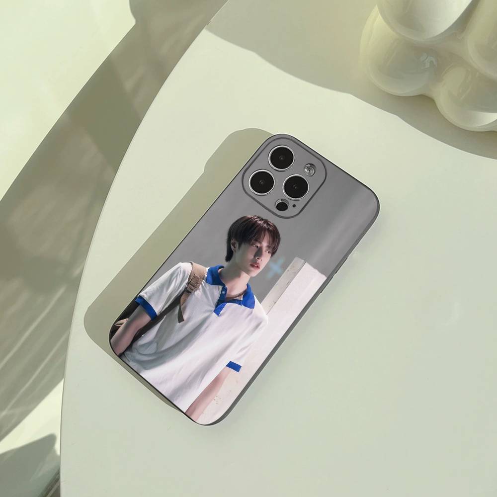 W-Wang- Yibo Phone Case For iPhone 17,16,15,14,13,12,11 Pro Max,16Plus,XS Lightweight and Practical Soft Black Cover