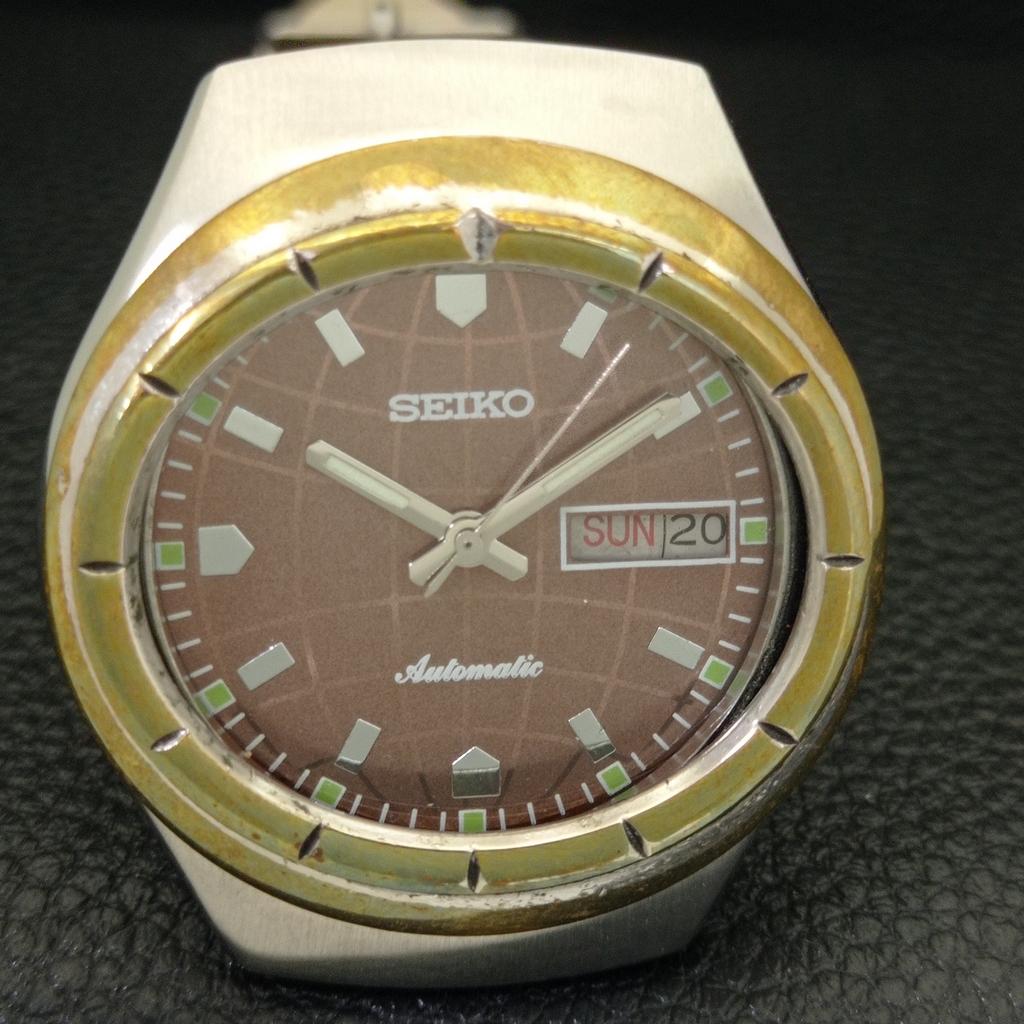 AUTOMATIC VINTAGE SEIKO JAPAN 7009A MENS BROWN COLOR DIAL WATCH a702356-5 R124-a702356