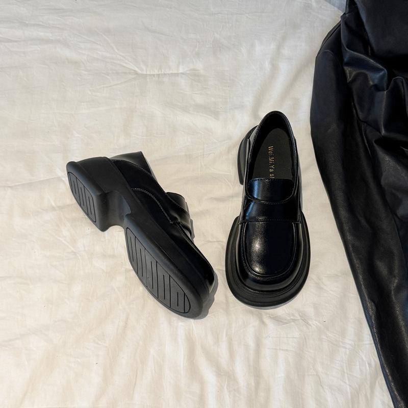 

Женские лоферы на платформе 2025 осень и зима новые модели с юбками, на одном педале, маленькие кожаные туфли, британский стиль JK униформа одинарные туфли женские 40