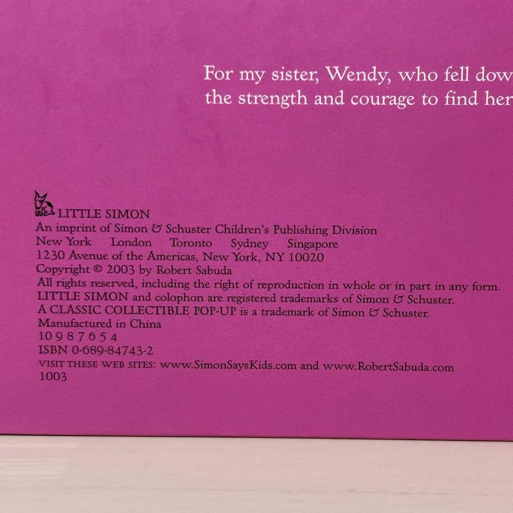 [USED] Alice's Adventures In Wonderland English Picture Book