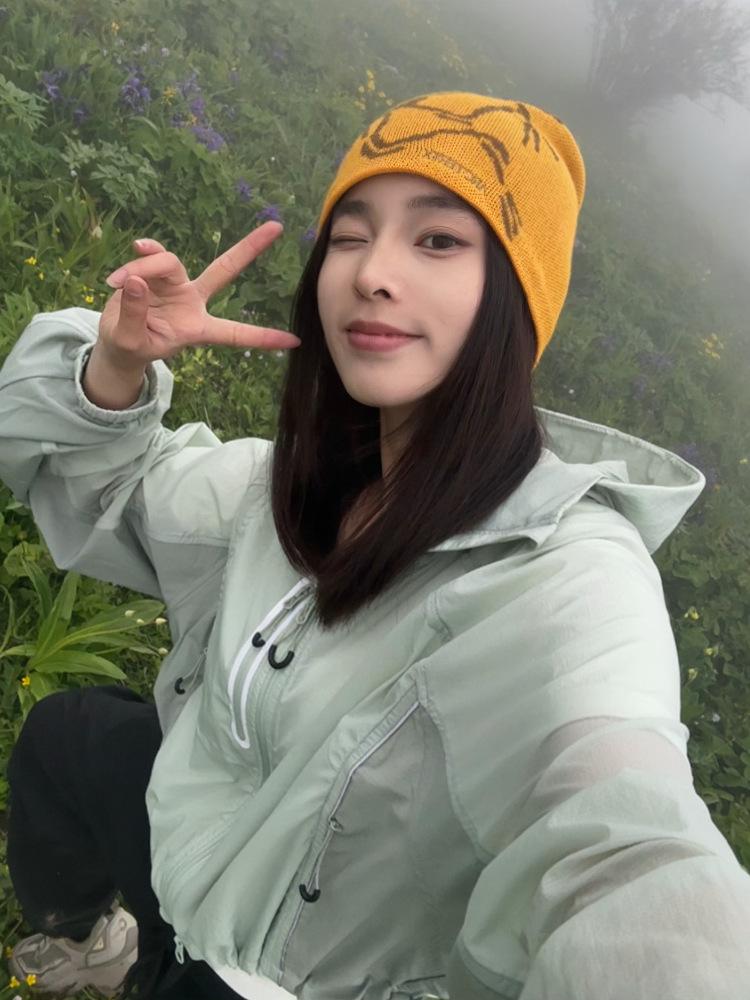 Women's Mint Green Lightweight UV Protection Jacket - Summer Outdoor Breathable, Color Block Design