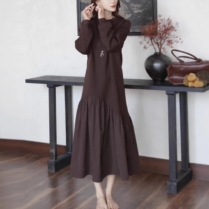 Winter new round neck fashion splicing design sense long sleeve sweater dress loose temperament thin senior