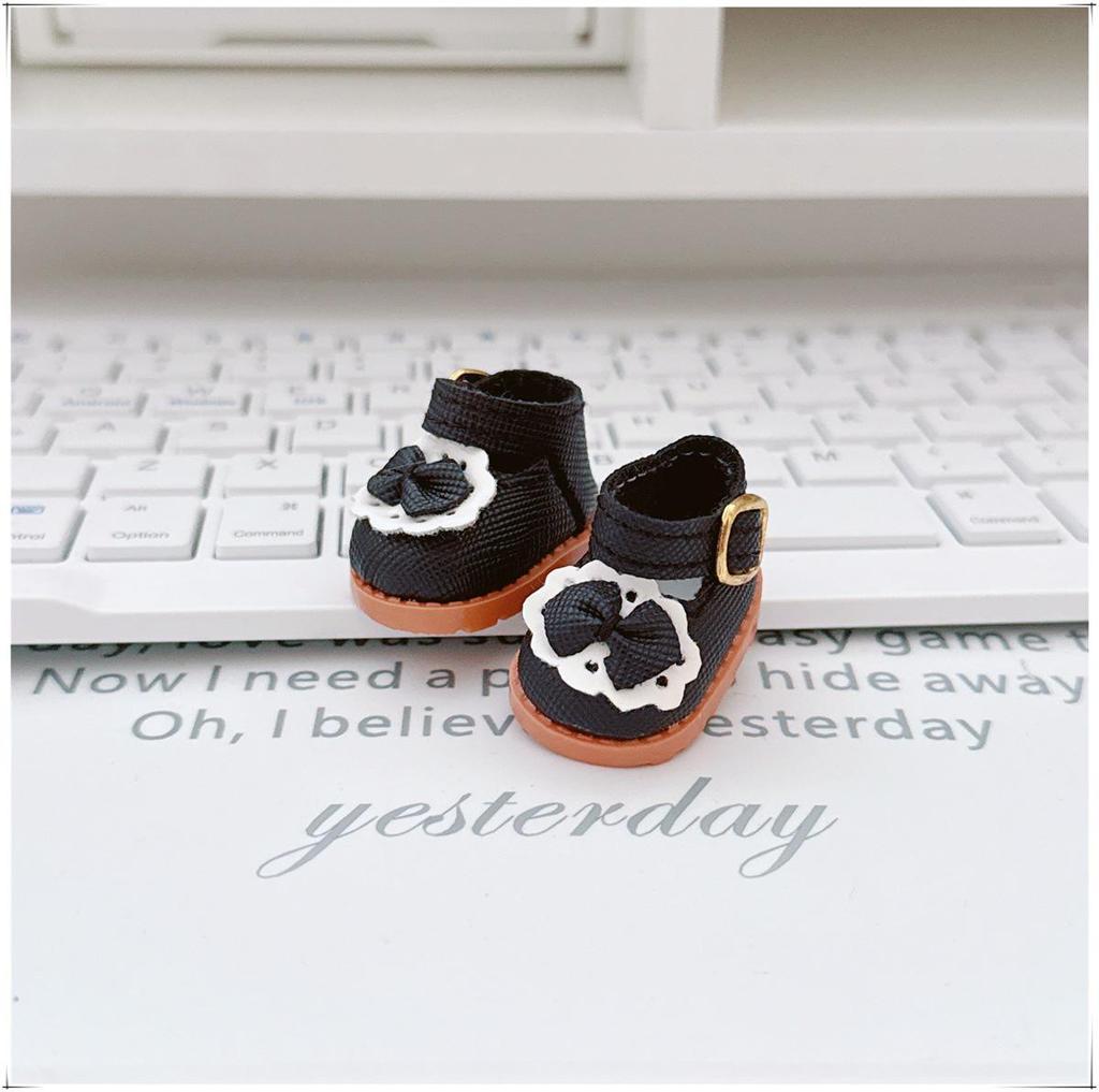 First, Second, and Third Generation Labubu Doll Clothes & Accessories Set: Includes 17cm and 10cm Doll Clothes, Crossbody Bag, and Hair Clip.