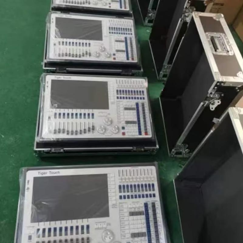 Titan Light Controller Tiger Touch II Avolite Dmx Lighting Controller Dmx512 Control Disco Show Club Stage Party with Flightcase