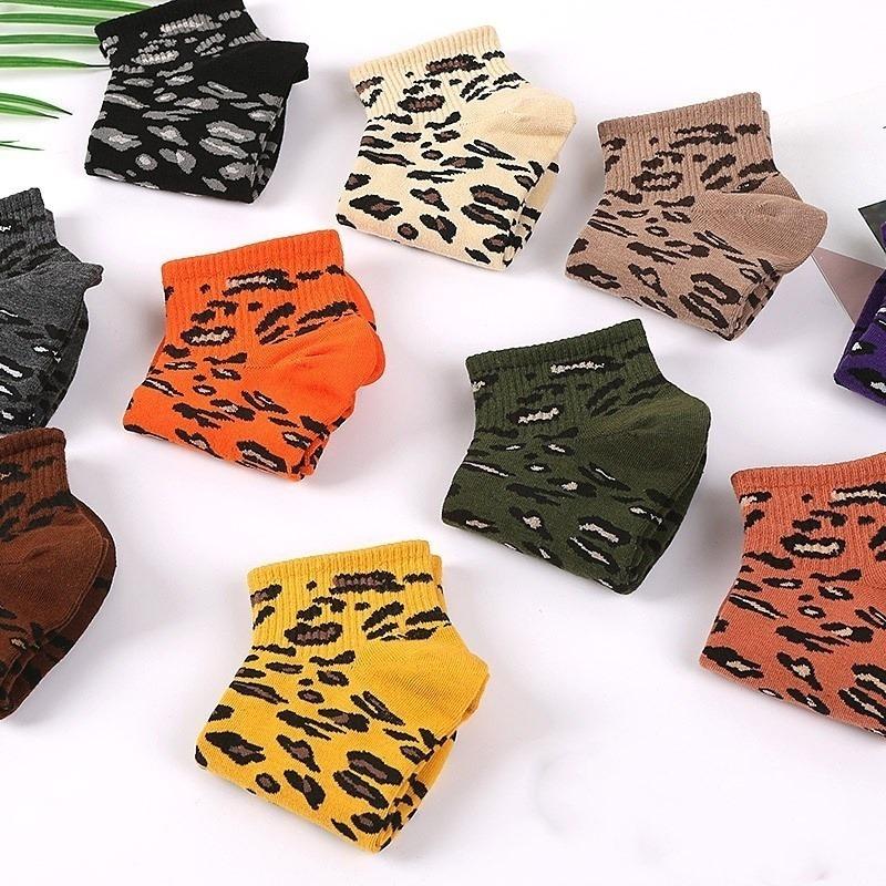 1Pair Men and Women Middle Tube Couple Socks Personality Leopard Print Cotton  Hip Hop European  American Trendy