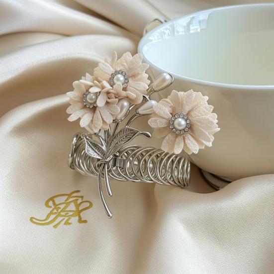 Curtain Buckle No Drill Installation Spring Coil Shape Easy One-Click Fixing Fabric Flower Curtain