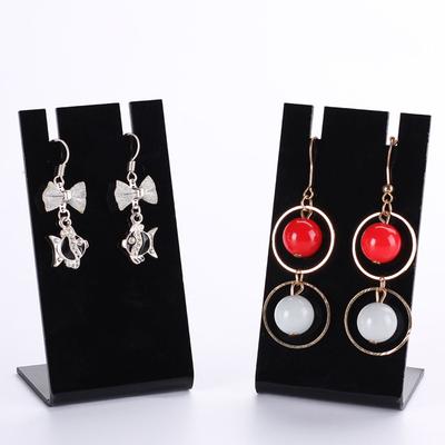 Création de bijoux – Emballages et présentoirs de bijoux