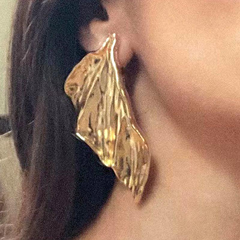 Trendy European & American Floral Alloy Stud Earrings for Women