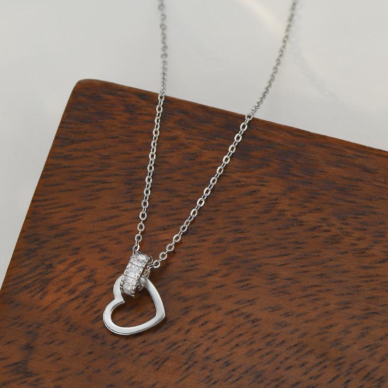 

Ожерелья Дизайн Чувство Изысканности Стиль Пригородный Любовь Подвеска для Женщин Подвески Мода Винтаж Подвеска Ювелирные Изделия