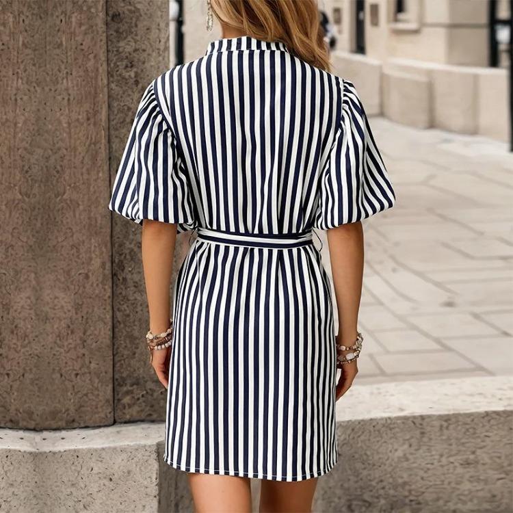 Dámské pruhované košilové šaty s rukávy ve tvaru lotosového listu a stojáčkem