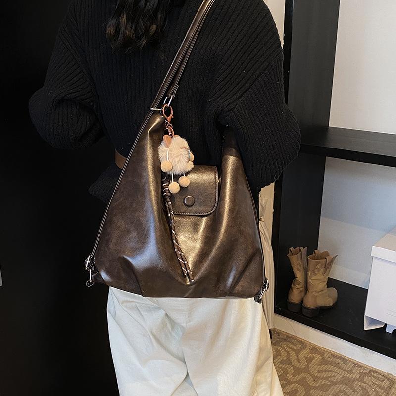 Backpack Ladies 2026 New Retro Versatile Soft Leather Crossbody Bag Casual Tote Bag Large Capacity