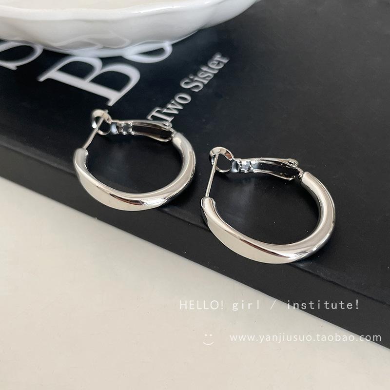 Glossy Round Earrings Simple Fashion Light Luxury High-end Earrings Niche Exquisite Versatile Temperament Earrings Women