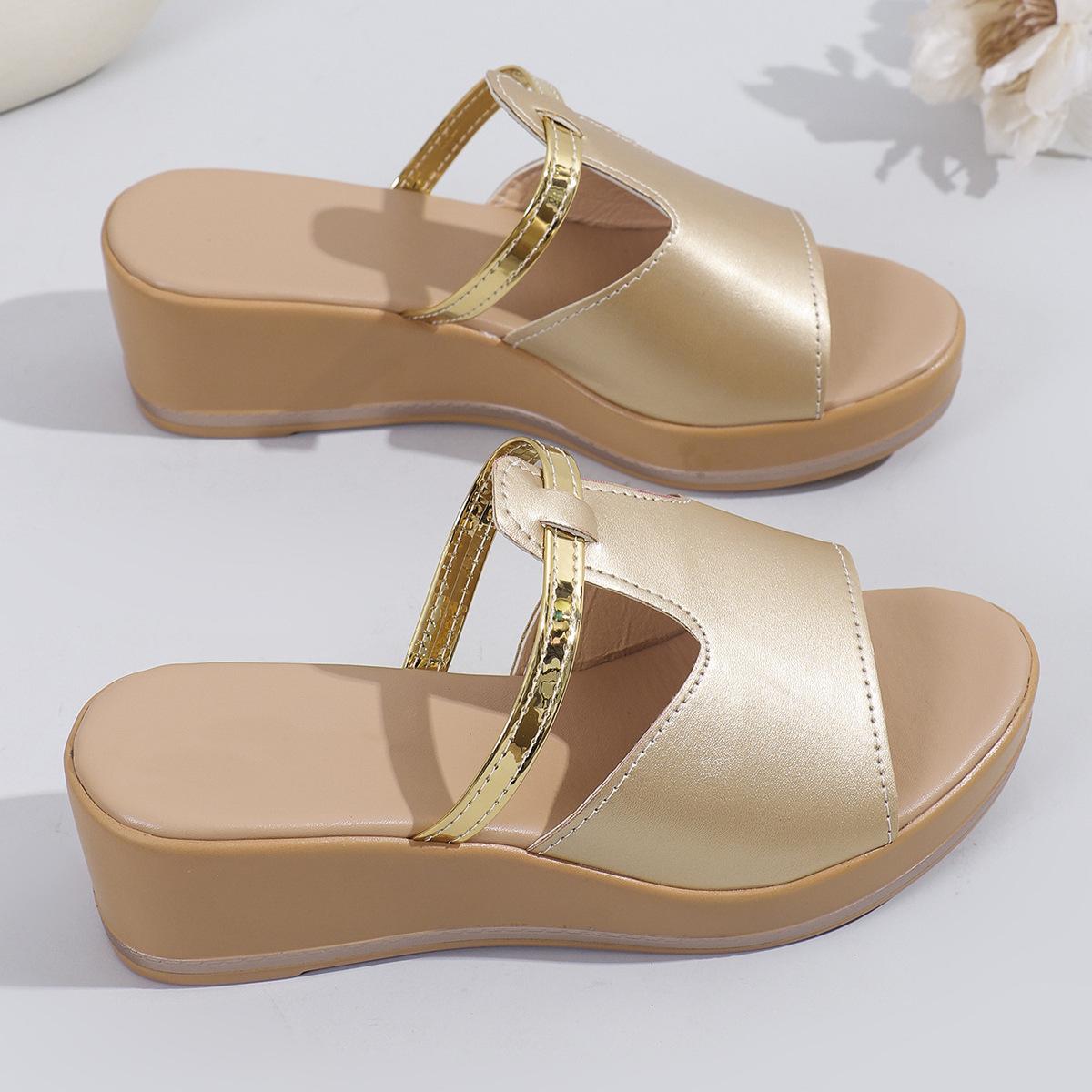 

2025 нові літні жіночі шльопанці на танкетці для зовнішньої торгівлі великого розміру, легкі шльопанці на платформі-мафіні, повсякденні шльопанці, жіноче взуття 43 золотий