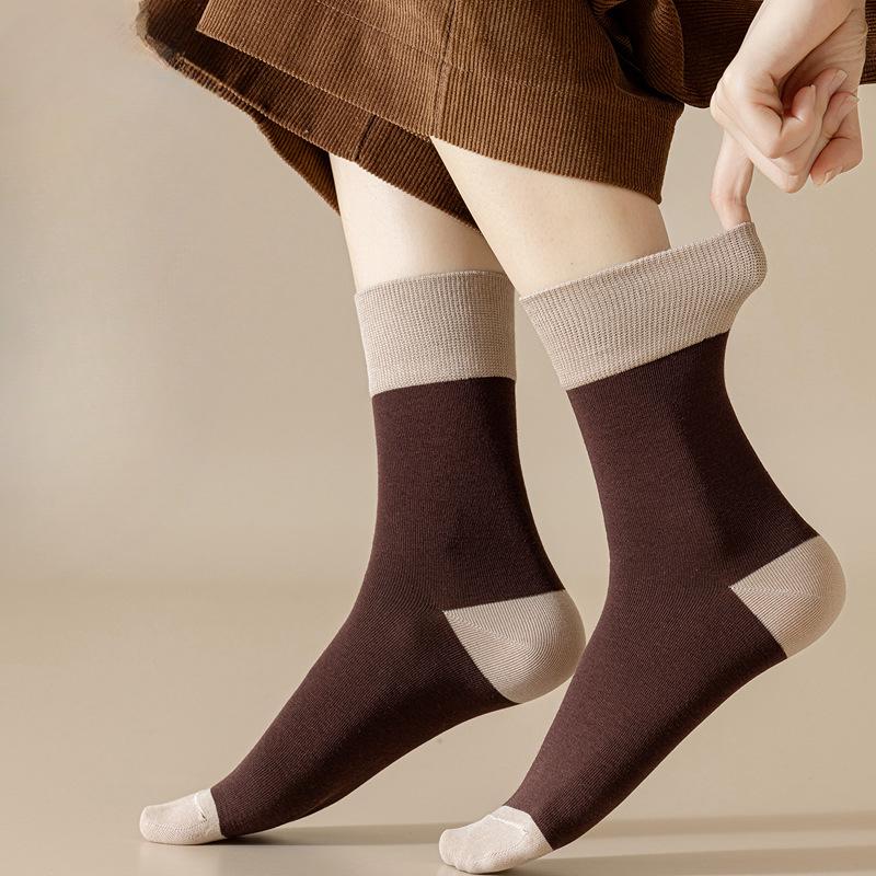 Women's Spring and Autumn Color-matched Comfortable Mid-calf Socks, Simple and Retro Casual Breathable Sports Socks, Cotton Socks