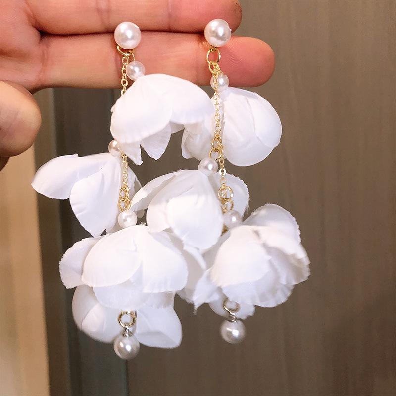 French Retro Premium Shell Flower Fringed Long Clip On Earrings Women's 2025 New Temperament Ear Clips Without Ear Piercings