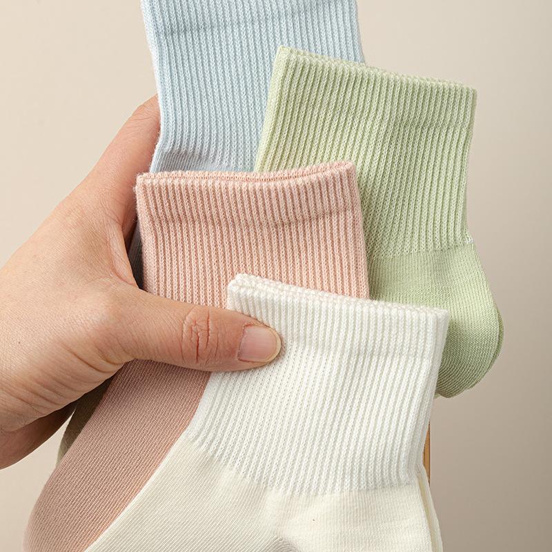 Damen Frühling und Sommer Stil Reine Farbe Alle Arten von Lässigen Atmungsaktiven College Stil Baumwoll Kurzsocken