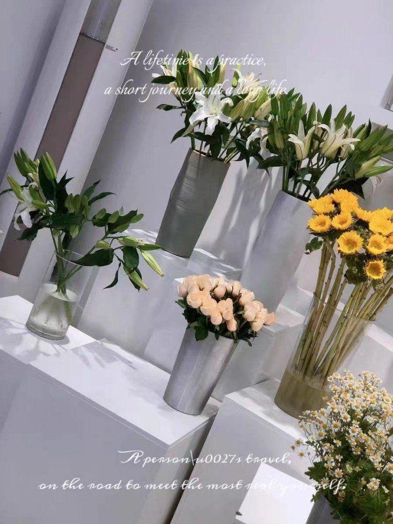 Wooden Square Display Stand Platform for Crafts and Mannequins