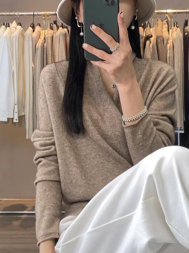 Women's 100% Pure Wool V-Neck Loose Pullover Sweater - Long Sleeve Knit Top for Autumn/Winter