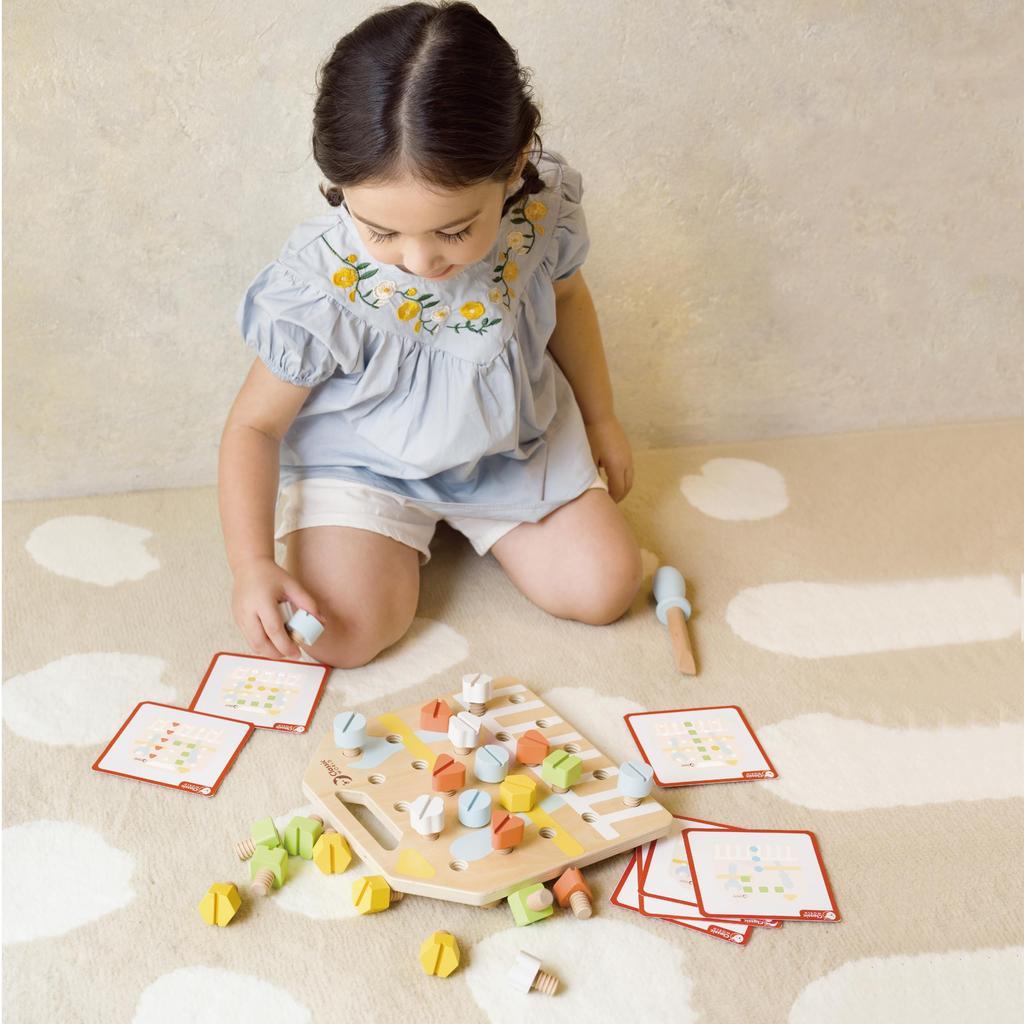 Classic World Screwboard - A Wooden Toy for Boys Aged 3, 4, and 5, Perfect for Pretend Carpentry, Screwdriver, and Other Tools. Ideal for Birthdays, S