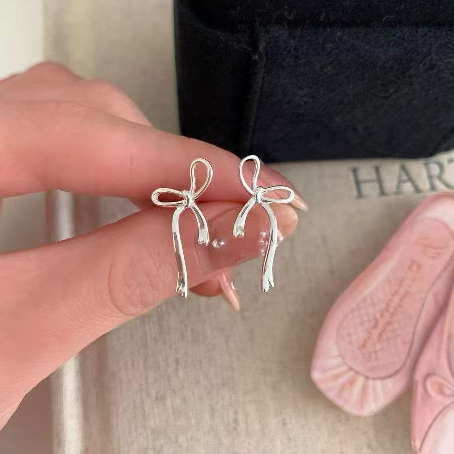 S925 Silver Stud Earrings Women's Ear Hole Earrings Niche Design Earbone Studs High-end Earrings