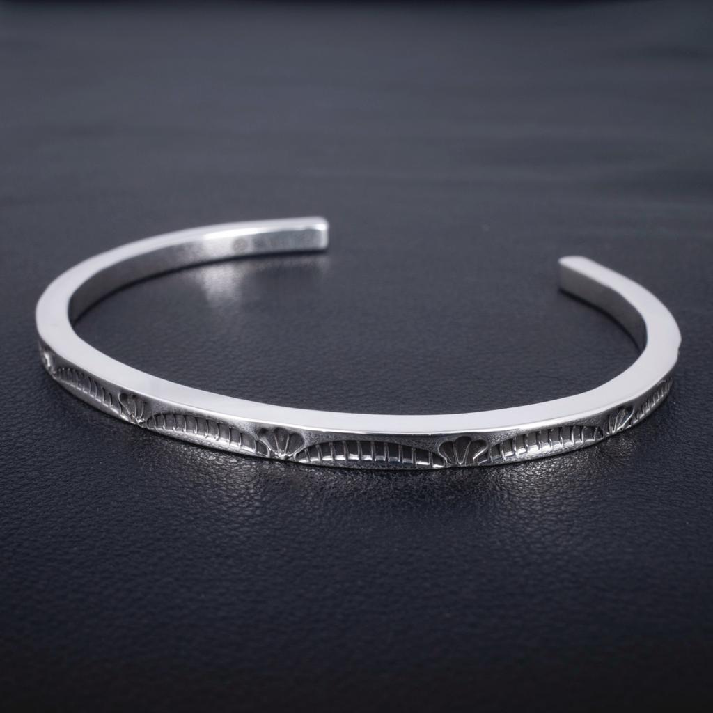 Josilver Stamped Square Bangle Type.1