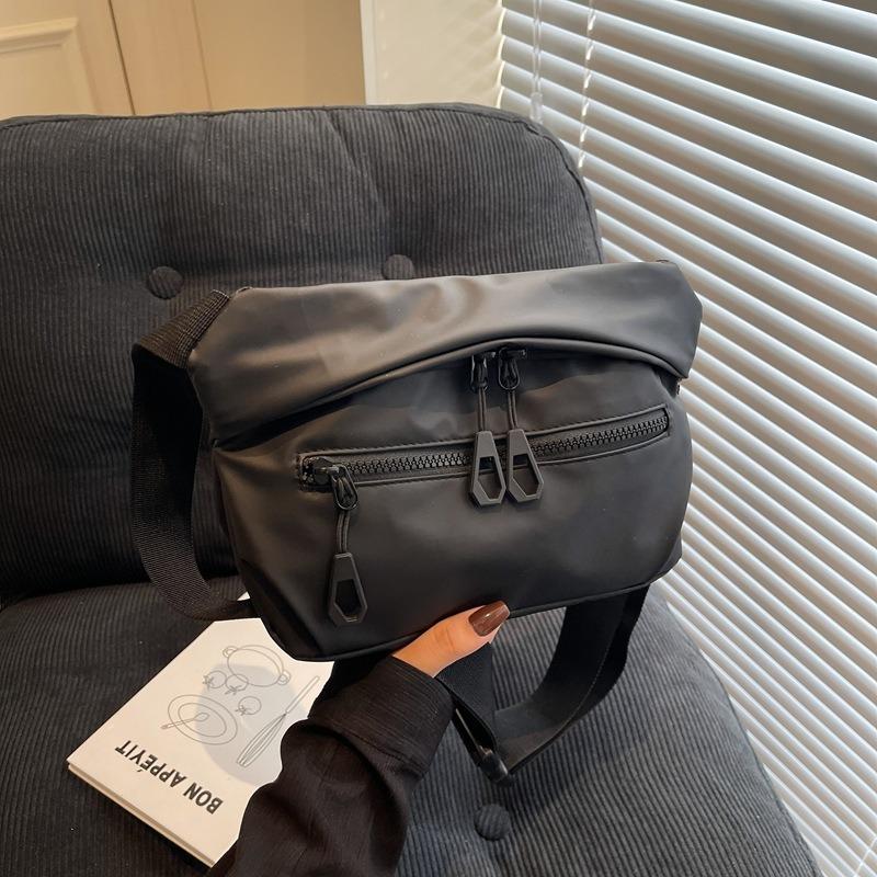 Large-capacity Bag Women's Summer Versatile New Messenger Bag Sports Locomotive Style Advanced Commuter Bag