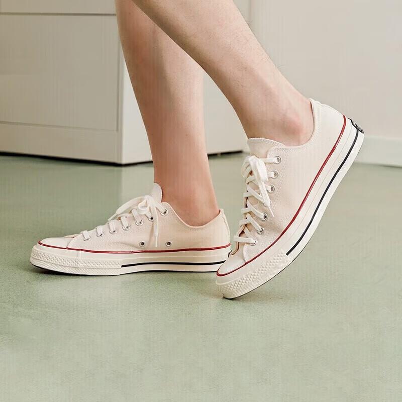

Converse Chuck 70 Classic Canvas Sneakers 35