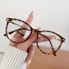Fashionable trendy eyeglass frames, European and American Instagram influencer flat lenses, color-changing blue light blocking glasses