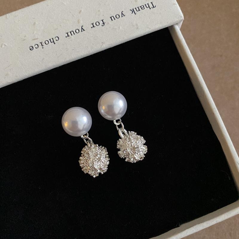 Korean Style Zircon Butterfly Pearl Stud Earrings - Elegant, Versatile Jewelry for Women